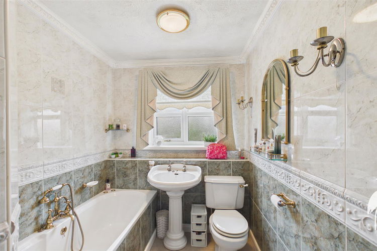 Bathroom - Picture 31 of 35