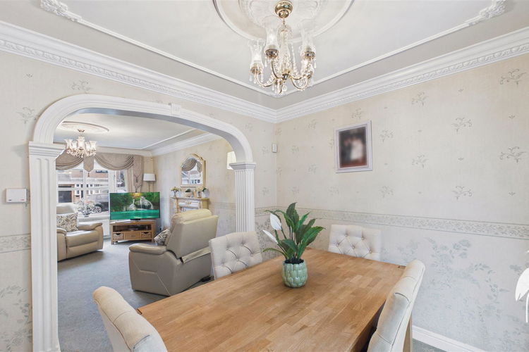 Dining Room - Picture 6 of 35