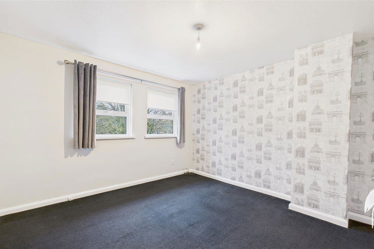 Bedroom 1 - Picture 6 of 12