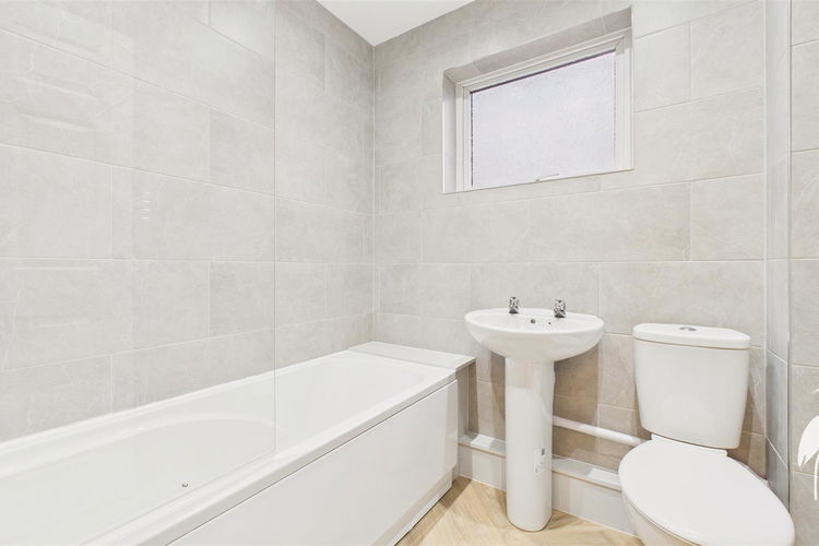 Bathroom - Picture 9 of 12