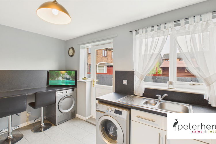 Breakfasting Kitchen - Picture 11 of 27