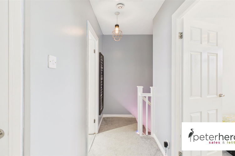 First Floor Landing - Picture 20 of 27