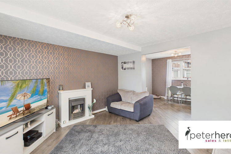 Lounge - Picture 4 of 27