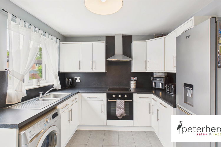 Breakfasting Kitchen - Picture 8 of 27