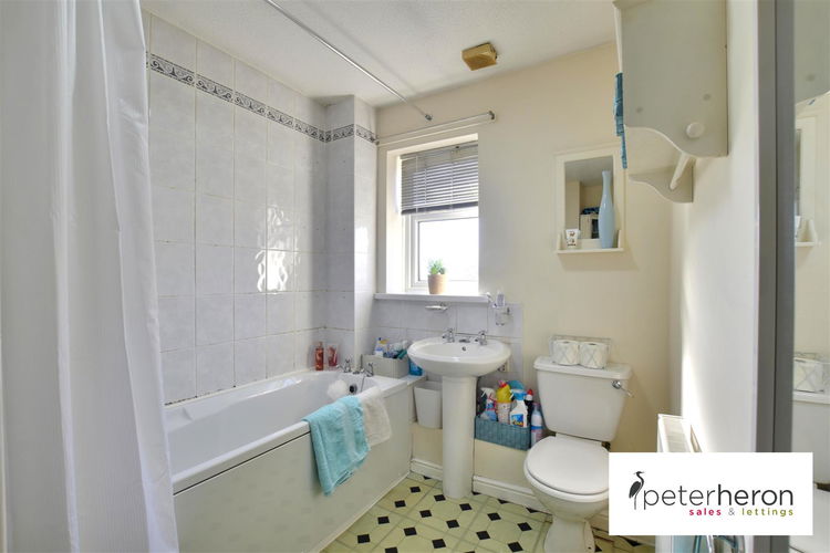 Bathroom - Picture 12 of 14