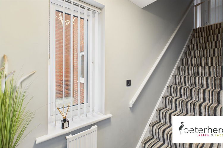 Entrance Hall - Picture 12 of 27