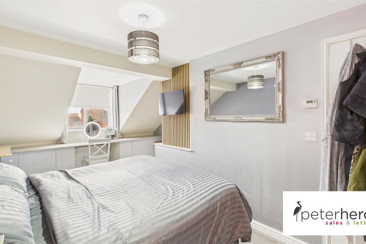 Bedroom 1 - Picture 14 of 27