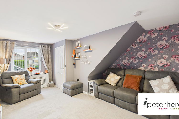 Lounge - Picture 3 of 27