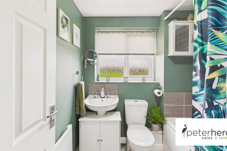 Bathroom - Picture 21 of 27