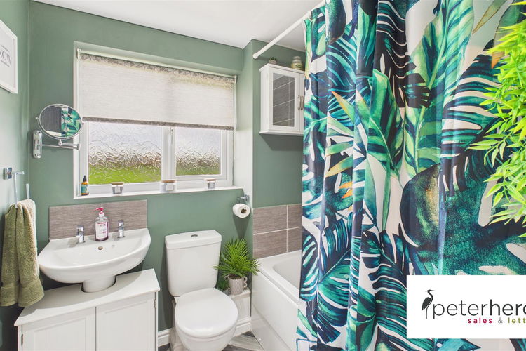 Bathroom - Picture 22 of 27