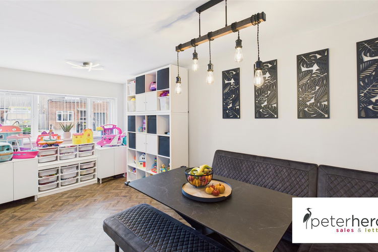 Dining Room - Picture 5 of 27