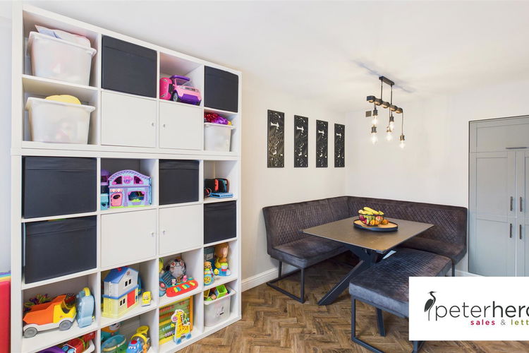 Dining Room - Picture 6 of 27