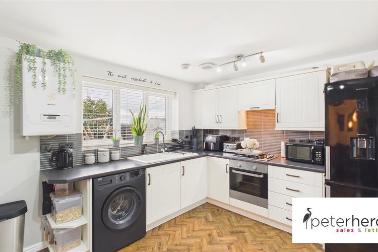 Kitchen - Picture 8 of 27