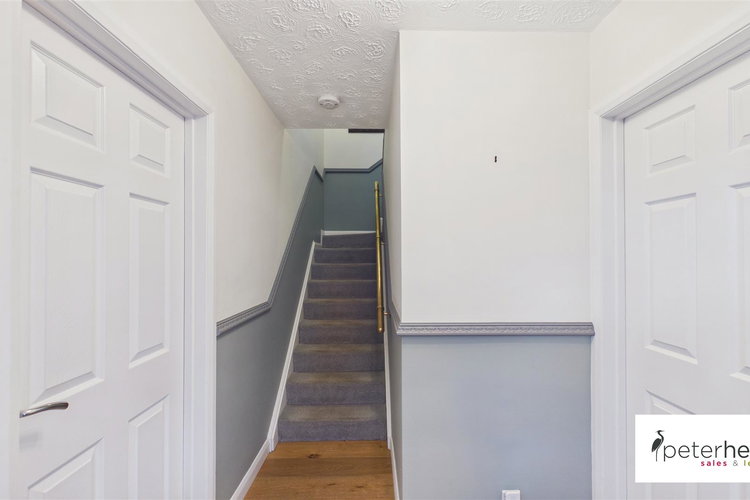 Entrance Hall - Picture 12 of 31