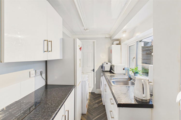 Kitchen - Picture 7 of 15