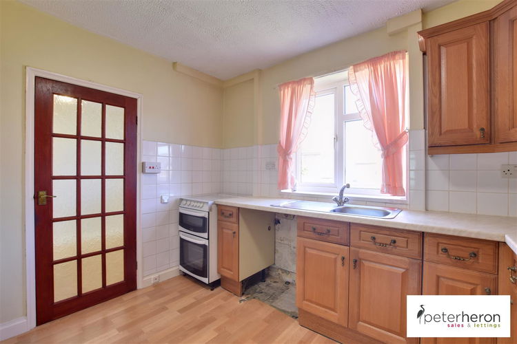 Kitchen - Picture 6 of 12