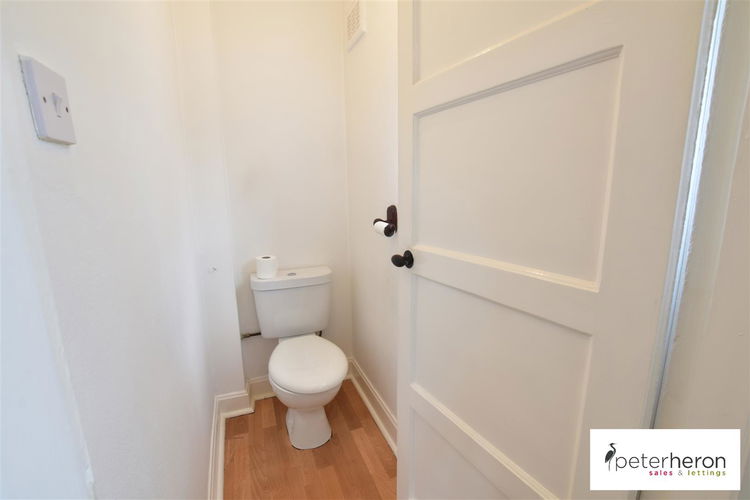 Separate WC - Picture 11 of 12