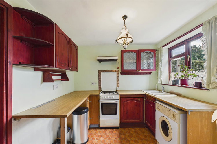 Kitchen - Picture 9 of 28