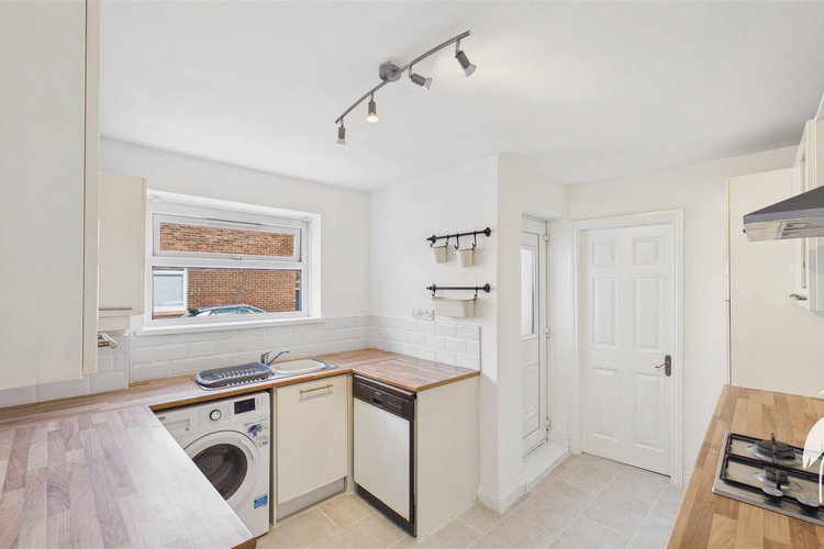 Kitchen - Picture 10 of 19