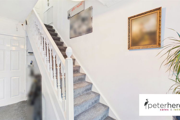 Entrance Hall - Picture 12 of 23