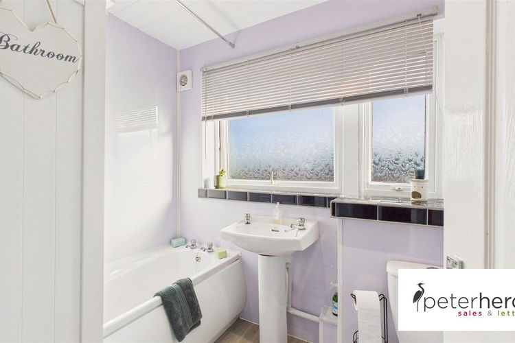 Bathroom - Picture 18 of 23