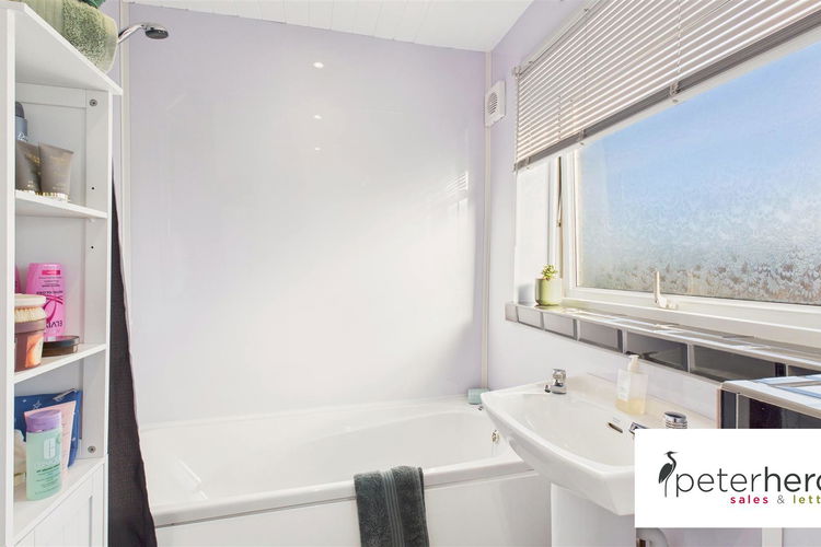 Bathroom - Picture 19 of 23