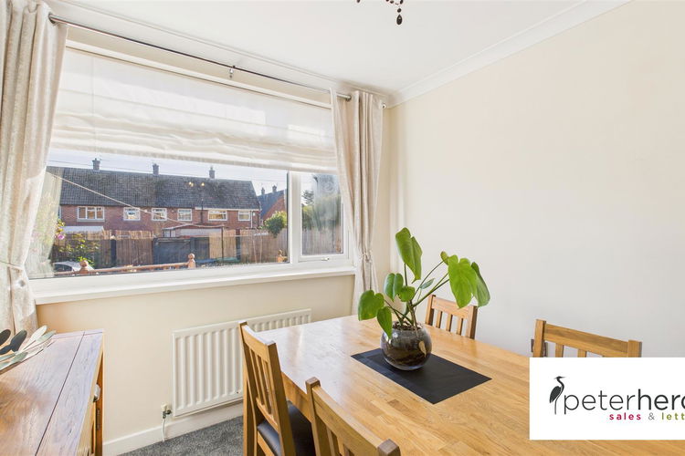 Dining Room - Picture 6 of 23