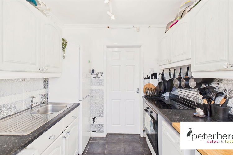 Kitchen - Picture 9 of 23