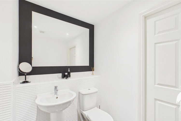 Bathroom - Picture 17 of 19