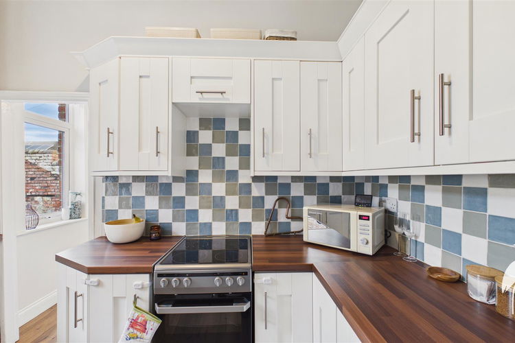 Kitchen - Picture 4 of 20