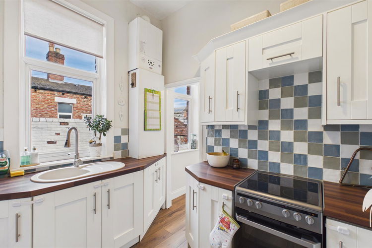 Kitchen - Picture 5 of 20