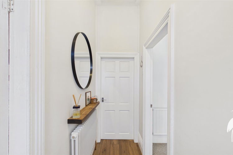 Entrance Hall - Picture 10 of 20