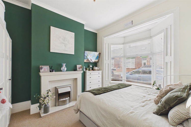 Bedroom 1 - Picture 11 of 20