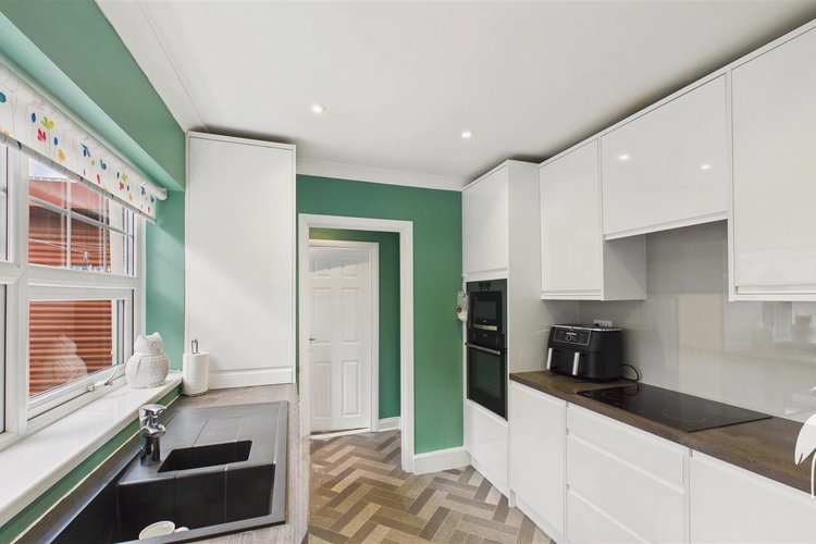 Kitchen - Picture 8 of 22