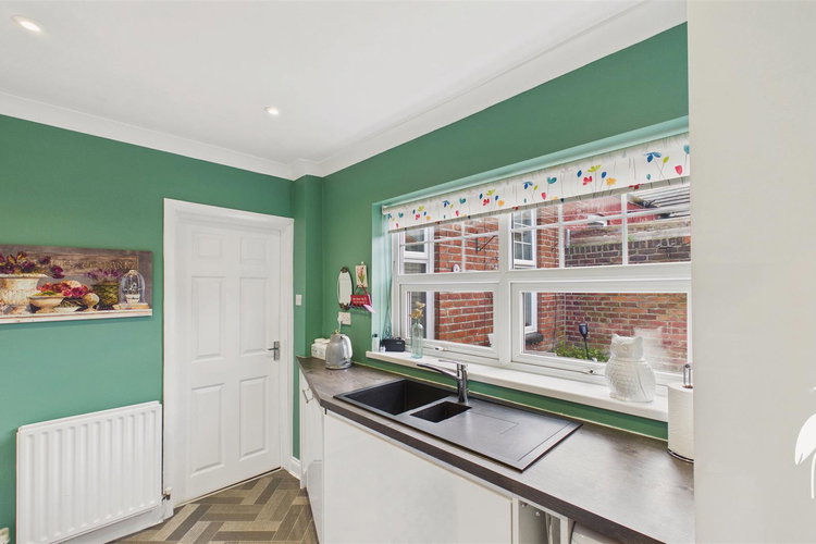 Kitchen - Picture 10 of 22