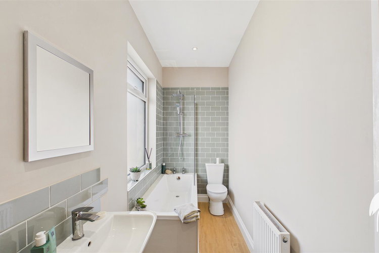 Bathroom - Picture 15 of 24