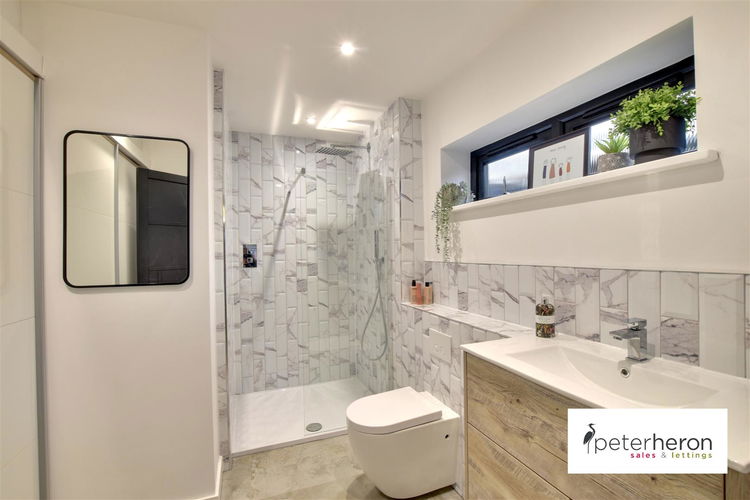 En-Suite Shower Room - Picture 18 of 33