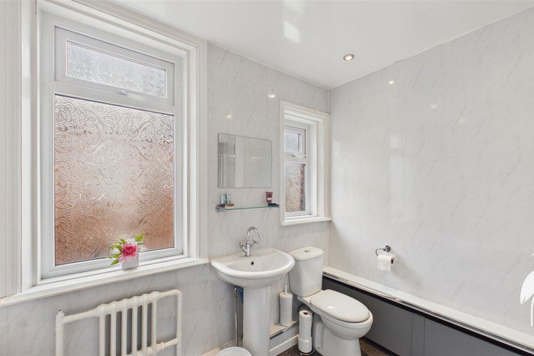 Bathroom - Picture 21 of 26