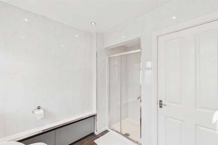 Bathroom - Picture 23 of 26