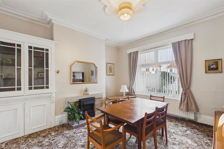 Dining Room - Picture 4 of 26