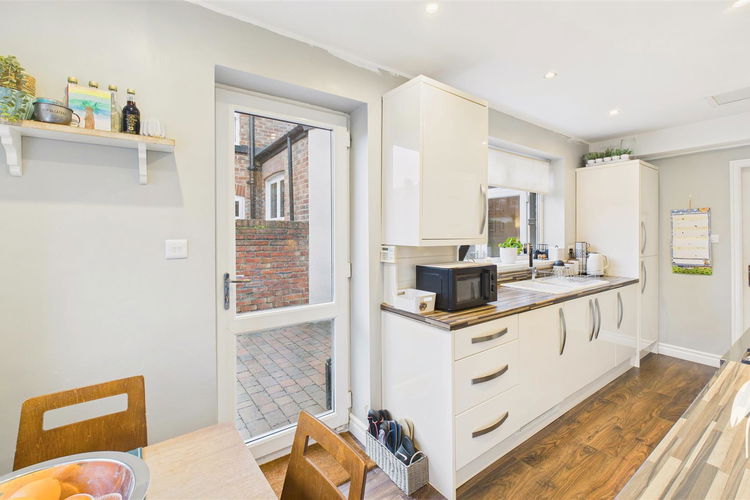 Breakfasting Kitchen - Picture 10 of 24