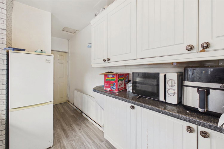 Kitchen - Picture 6 of 10