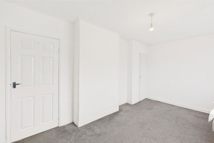 Bedroom 1 - Picture 11 of 21