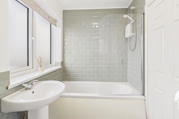 Bathroom - Picture 17 of 21