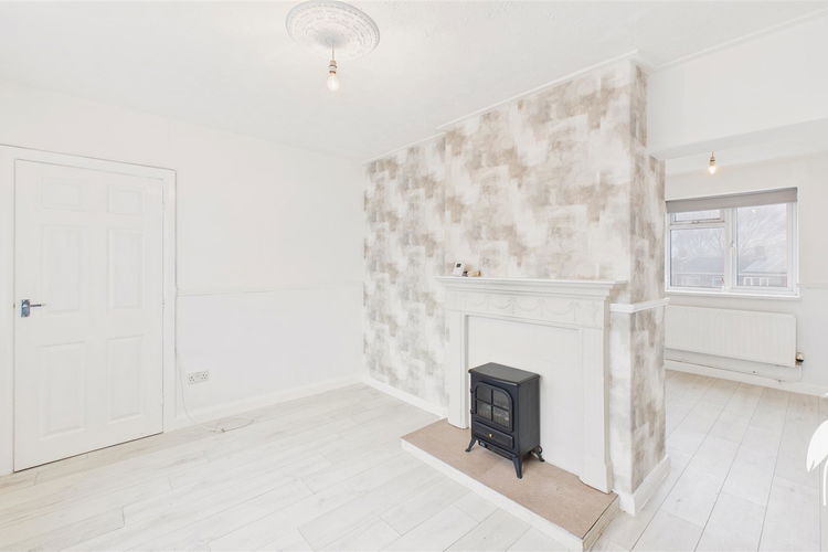 Lounge - Picture 4 of 21