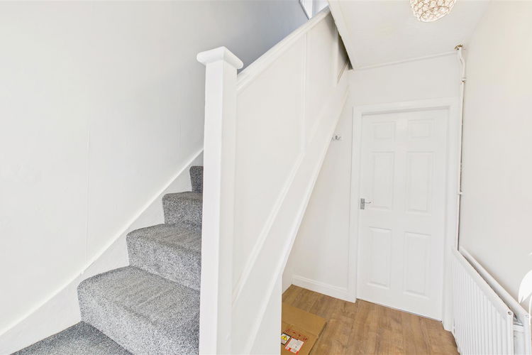 Entrance Hall - Picture 9 of 21