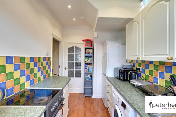 Kitchen - Picture 4 of 14