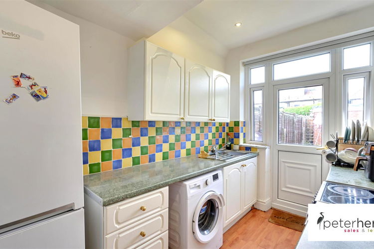 Kitchen - Picture 3 of 14