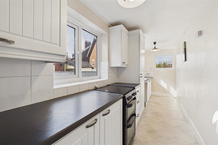 Kitchen - Picture 6 of 14