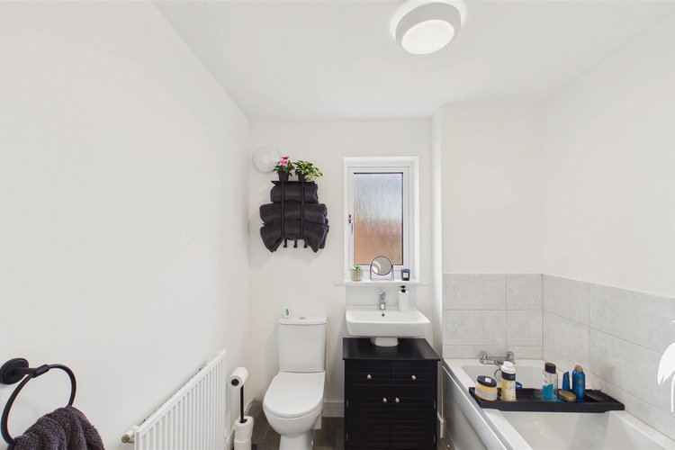 Bathroom - Picture 25 of 29